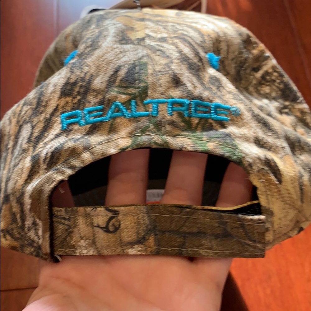 Realtree hat. NWT - Picture 2 of 2